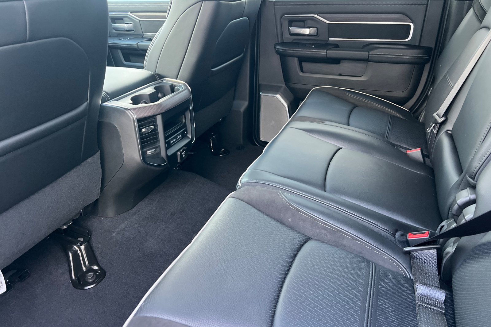 New 2027 RAM 3500 Laramie AWD/4WD image 11