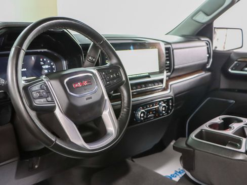 Used 2024 GMC Sierra 1500 SLE image 24