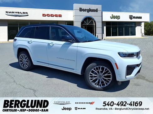 New 2026 Jeep Grand Cherokee Summit w/ Adv Protech Group IV AWD/4WD image 1