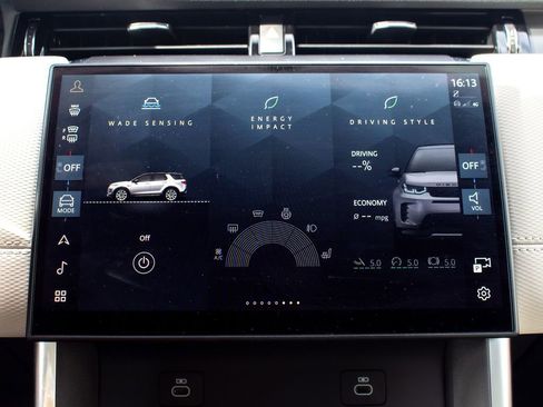 Used 2025 Land Rover Discovery Sport Dynamic SE image 24