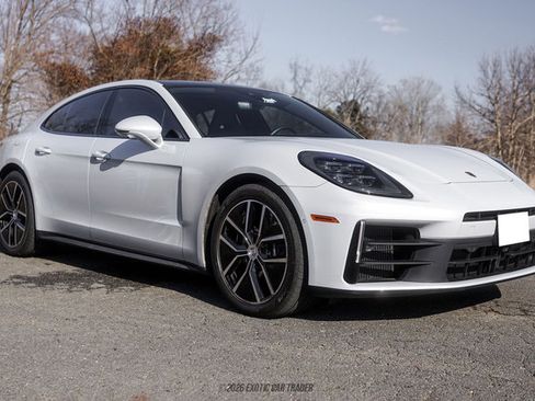 Used 2024 Porsche Panamera 4 w/ Premium Package image 11