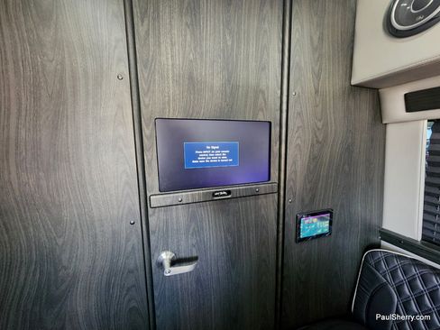 Used 2024 Mercedes-Benz Sprinter 3500 image 51