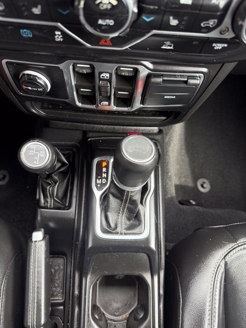 Used 2023 Jeep Wrangler Unlimited Sahara AWD/4WD image 14