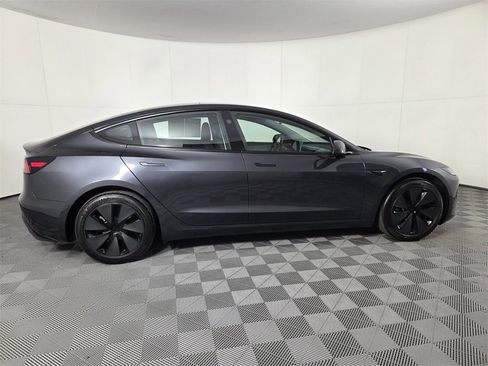 Used 2025 Tesla Model 3 Long Range image 3