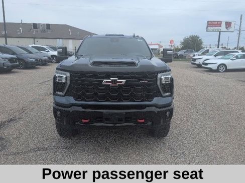 Used 2024 Chevrolet Silverado 2500 ZR2 w/ Technology Package AWD/4WD image 19