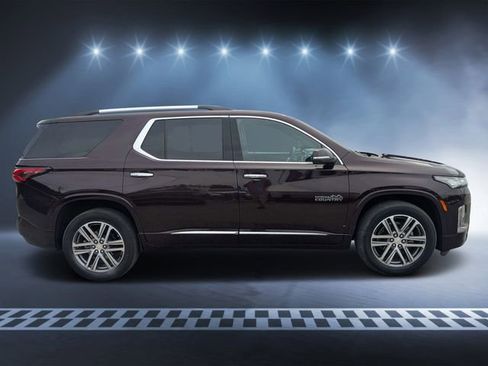 Used 2022 Chevrolet Traverse High Country FWD image 2