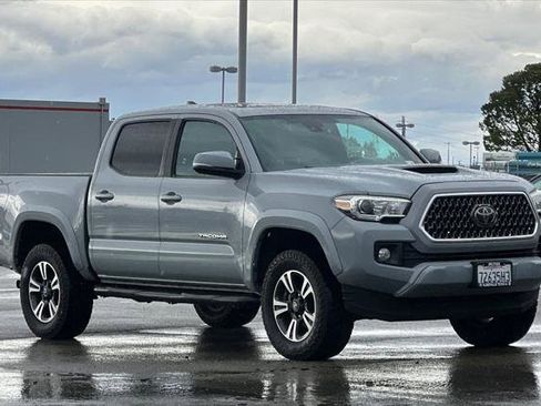 Certified 2019 Toyota Tacoma TRD Sport w/ TRD Premium Sport Package RWD image 5