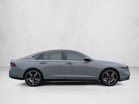 Used 2024 Honda Accord Sport image 4