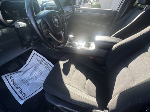 Used 2016 Jeep Grand Cherokee Laredo w/ Quick Order Package 23E image 10