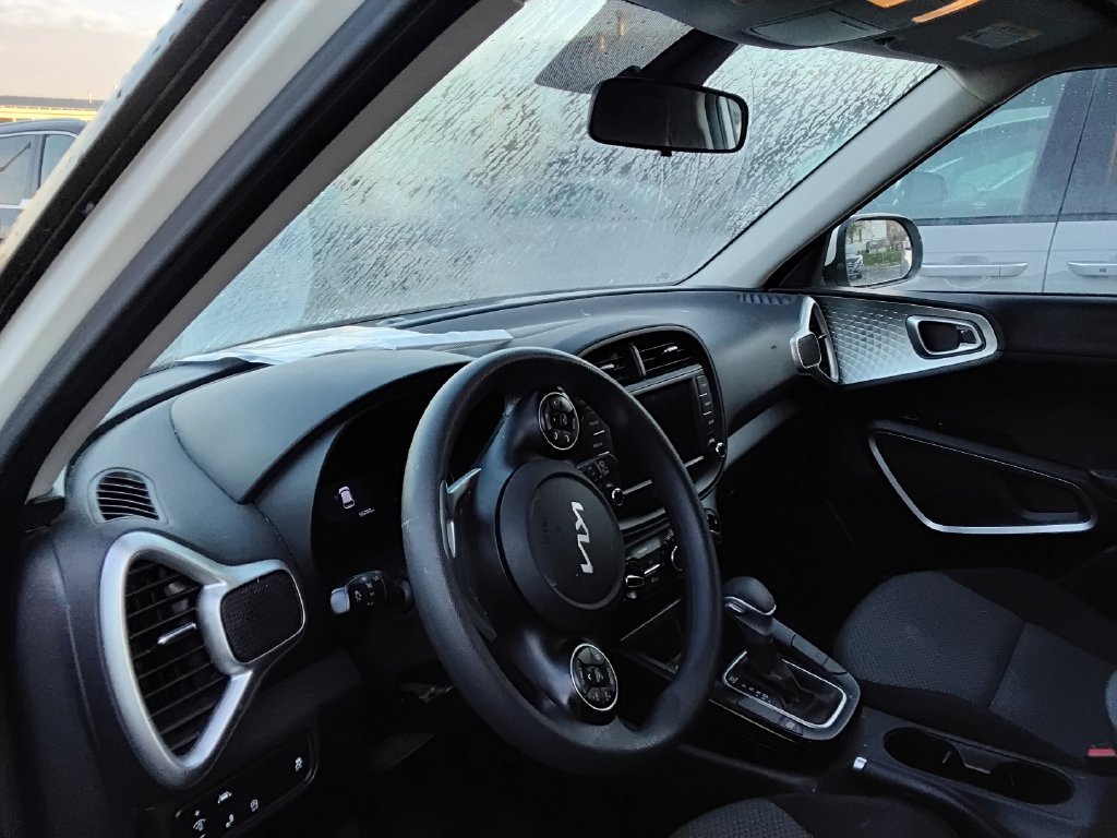 Used 2022 Kia Soul LX w/ Technology Package FWD image 8