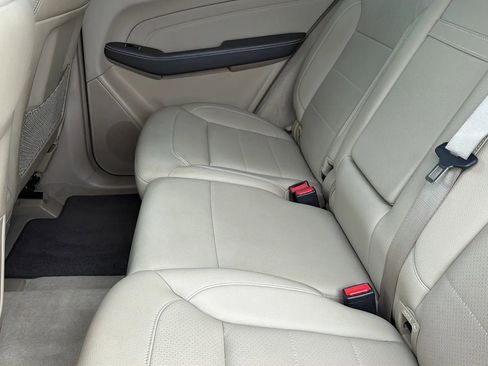 Used 2015 Mercedes-Benz ML 350 4MATIC image 40