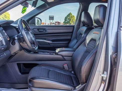 Used 2023 Nissan Pathfinder Rock Creek AWD/4WD image 6