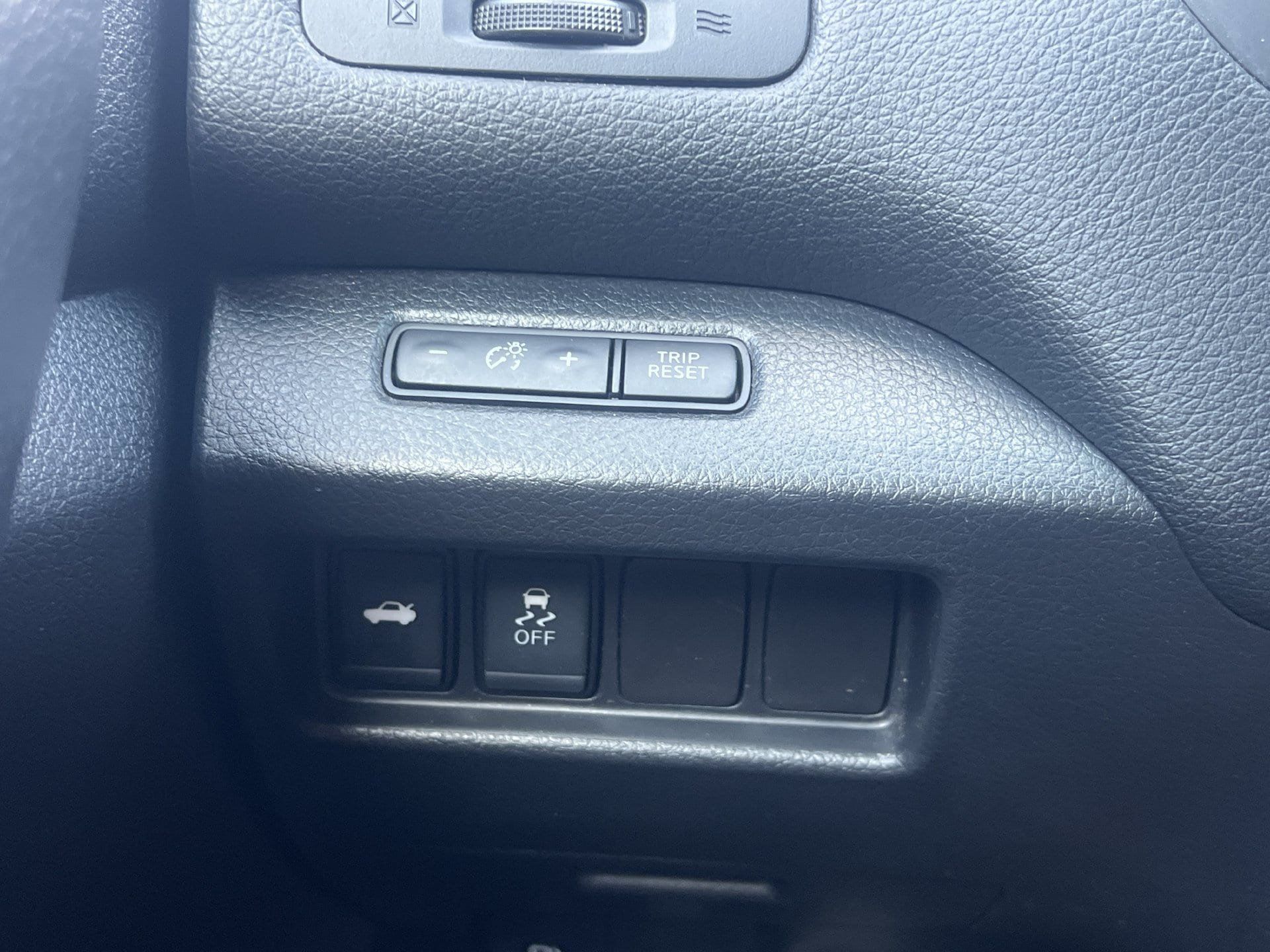 Used 2017 Nissan Altima 2.5 SR FWD image 12