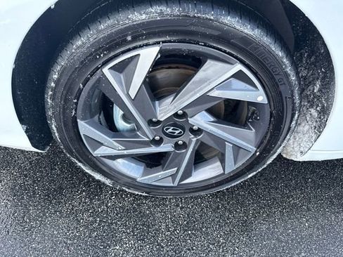 Certified 2025 Hyundai Elantra SEL w/ Cargo Package image 41