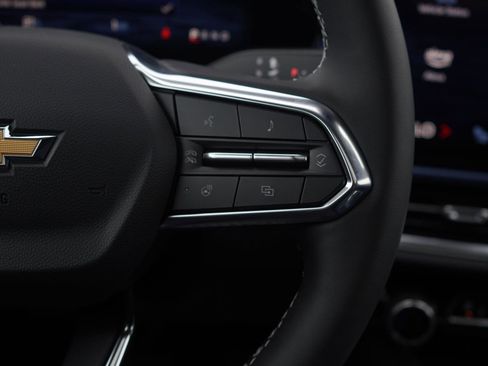 New 2025 Chevrolet Equinox EV LT image 16