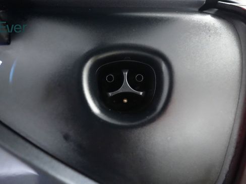 Used 2023 Tesla Model Y Long Range AWD/4WD image 10