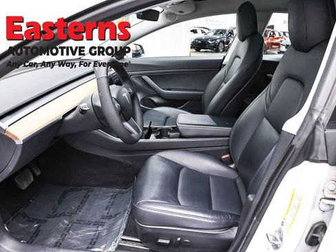 Used 2020 Tesla Model 3 Standard Range RWD image 14