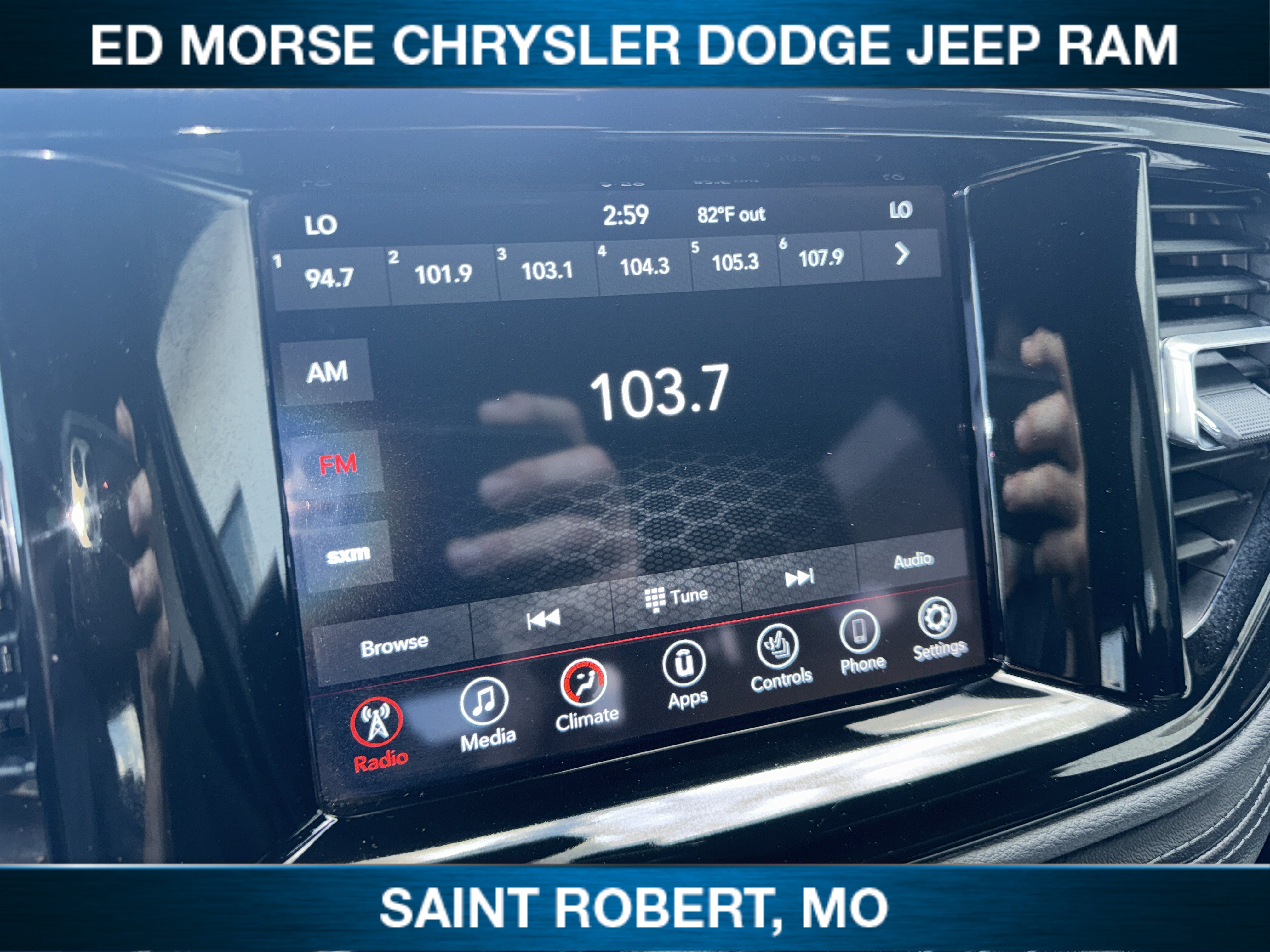 Used 2023 Dodge Durango SXT w/ Trailer Tow Group IV AWD/4WD image 14