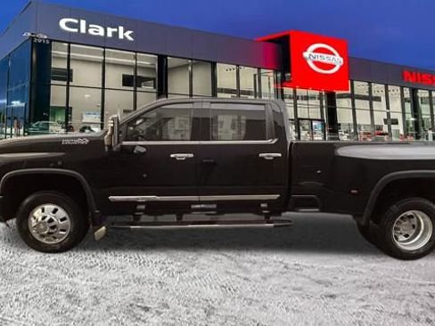 Used 2025 Chevrolet Silverado 3500 High Country w/ Technology Package image 4