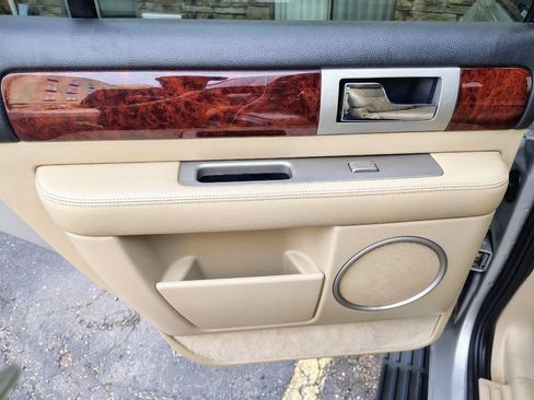 Used 2006 Lincoln Navigator Luxury AWD/4WD image 13