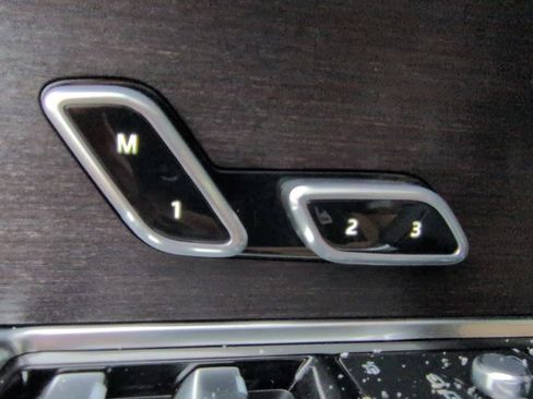 New 2026 Land Rover Range Rover SE image 17