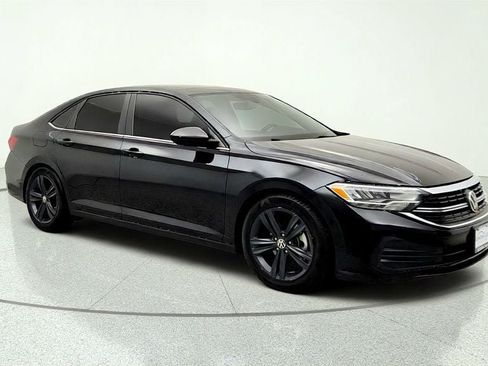 Used 2022 Volkswagen Jetta SE FWD image 3