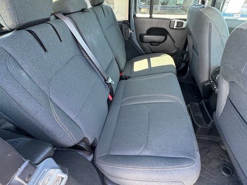 Used 2024 Jeep Wrangler Unlimited AWD/4WD image 6