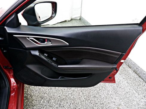 Used 2017 MAZDA MAZDA3 Touring image 11