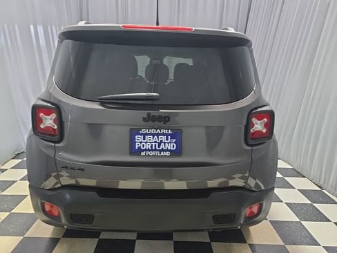 Used 2016 Jeep Renegade Latitude AWD/4WD image 5