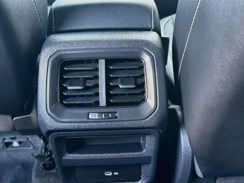 Certified 2022 Volkswagen Taos SE FWD image 22