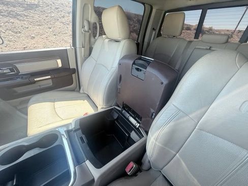 Used 2018 RAM 1500 Laramie w/ Convenience Group AWD/4WD image 18