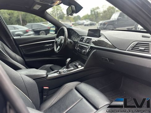 Used 2017 BMW 340i xDrive Sedan image 17