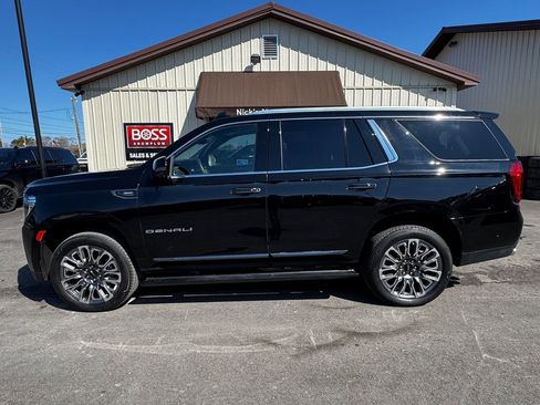 Used 2023 GMC Yukon Denali Ultimate image 2
