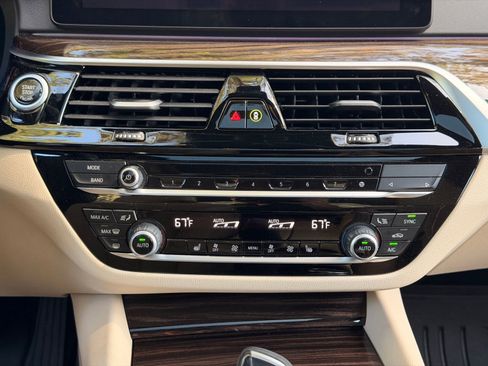 Used 2023 BMW 540i w/ Premium Package RWD image 26