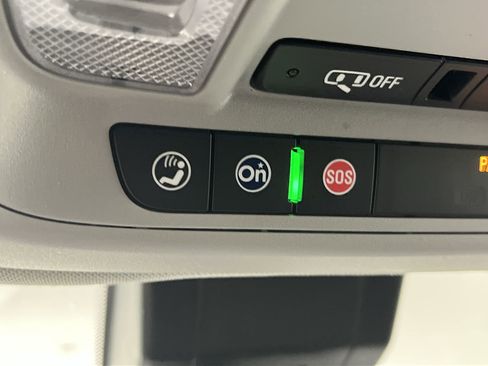 Used 2022 GMC Terrain SLE w/ LPO, Floor Liner Package image 22