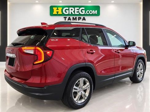 Used 2022 GMC Terrain SLE w/ Driver Convenience Package FWD image 4