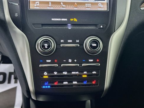 Used 2019 Lincoln MKC Reserve FWD image 16