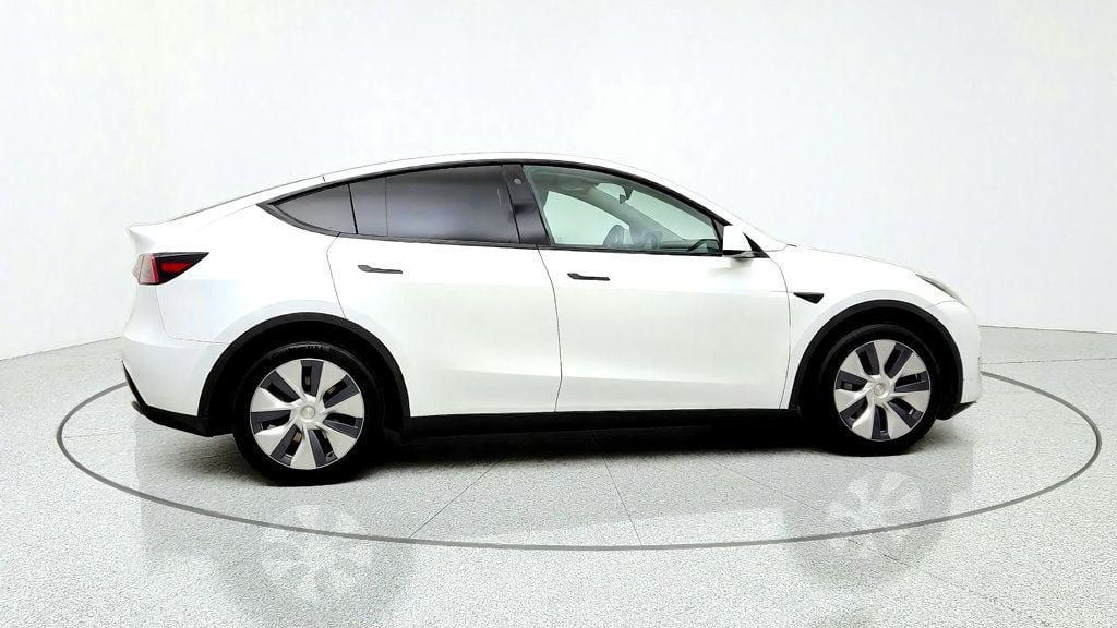 Used 2023 Tesla Model Y Long Range AWD/4WD image 4