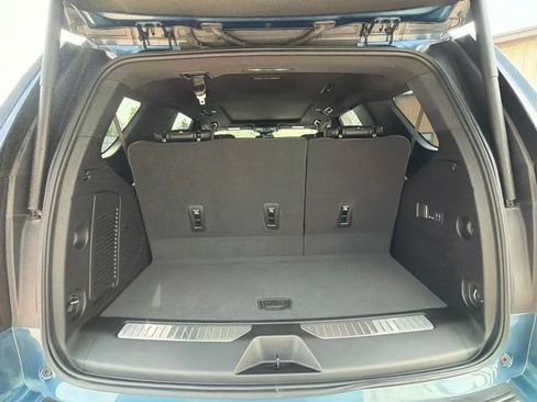 Used 2025 GMC Yukon Denali w/ Sun & Power Step Package AWD/4WD image 12