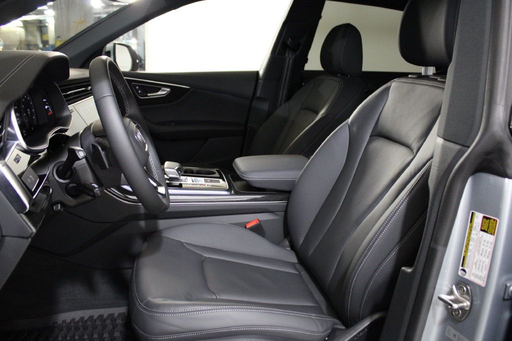 Used 2024 Audi Q8 Premium AWD/4WD image 5
