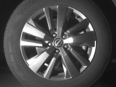 Used 2025 Nissan Pathfinder SV image 13