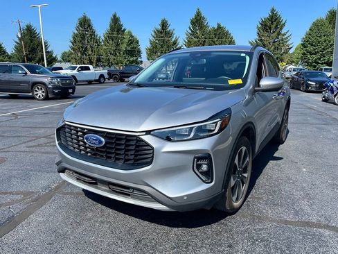 Used 2023 Ford Escape Platinum AWD/4WD image 8