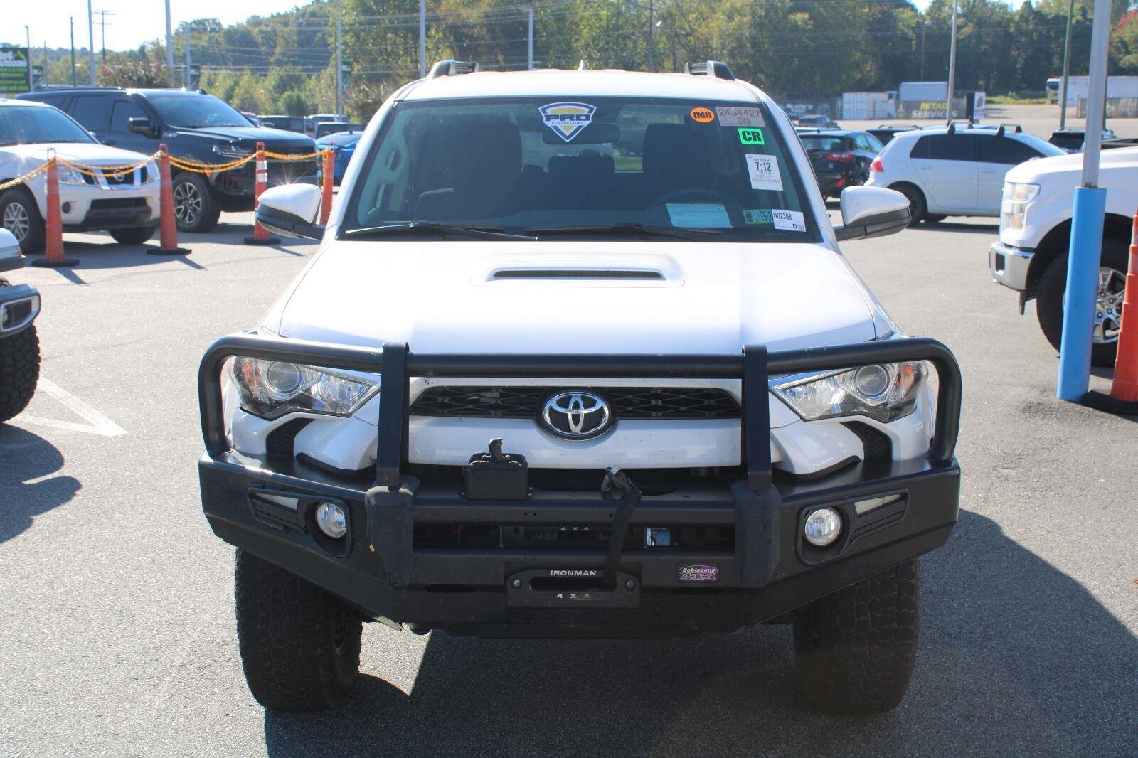 Used 2019 Toyota 4Runner TRD Off-Road AWD/4WD image 2