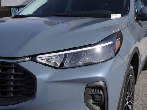 New 2026 Ford Escape SE image 14