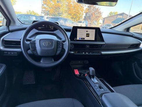 Used 2025 Toyota Prius LE FWD image 13