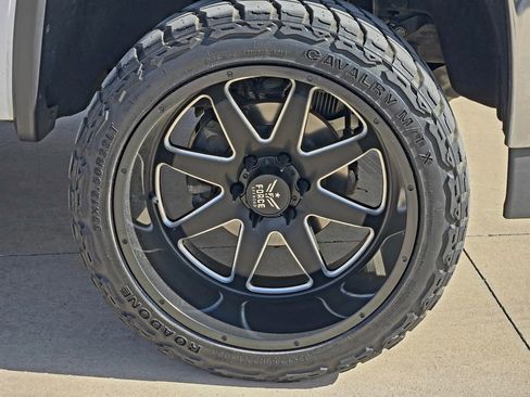 Used 2017 GMC Sierra 1500 SLT w/ SLT Premium Package image 9