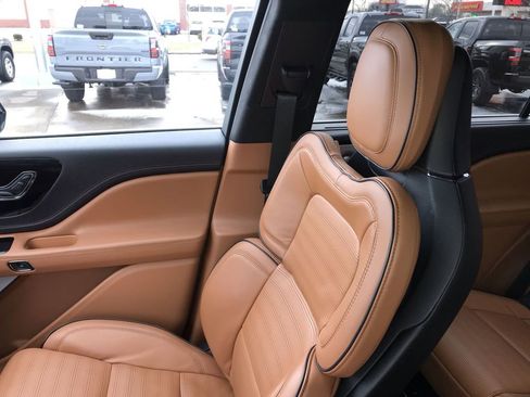 Used 2025 Lincoln Aviator Black Label image 25