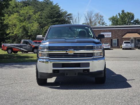 Used 2015 Chevrolet Silverado 2500 W/T AWD/4WD image 2