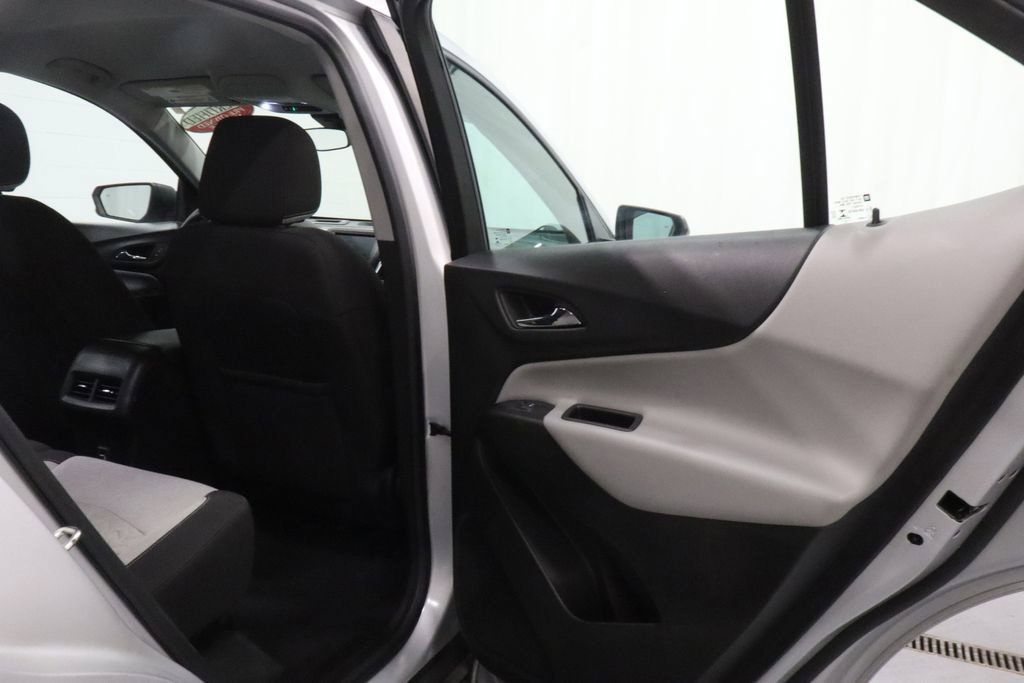 Used 2022 Chevrolet Equinox LS AWD/4WD image 15