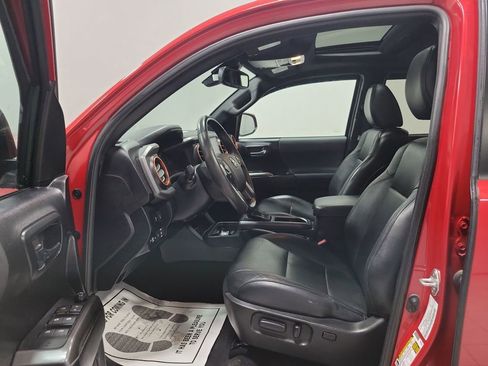 Used 2022 Toyota Tacoma TRD Sport image 59